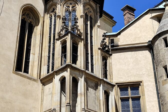 Vlašský dvor: Mincovňa kráľov a poklad v pivnici