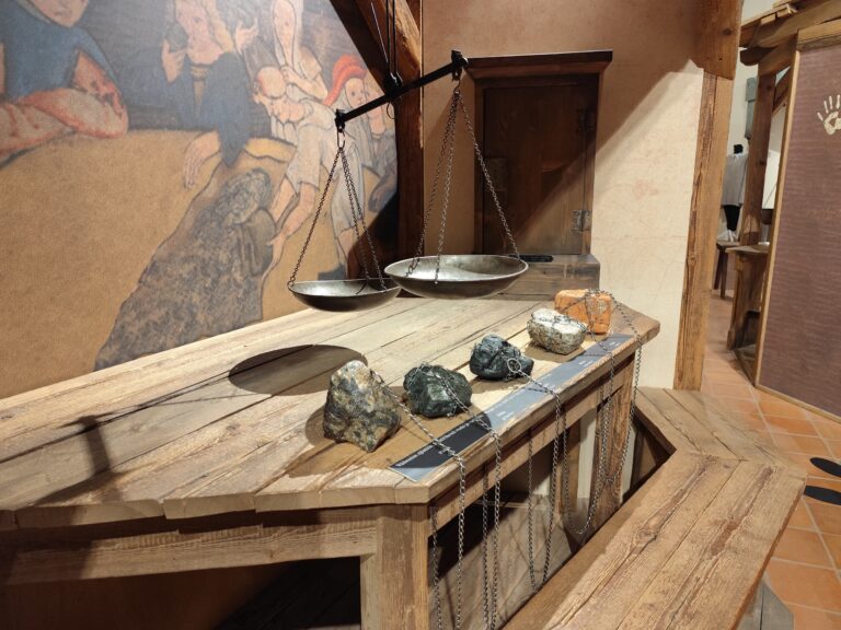 Expozícia, ktorá vás prevedie životom kutnohorských baníkov, a kde si môžete vyraziť vlastnú mincu.