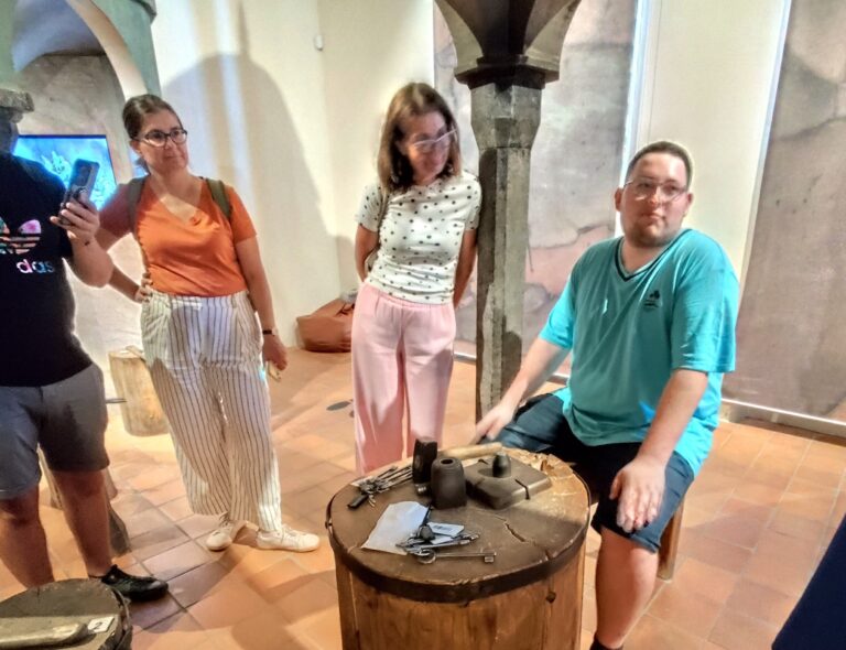 Expozícia, ktorá vás prevedie životom kutnohorských baníkov, a kde si môžete vyraziť vlastnú mincu.