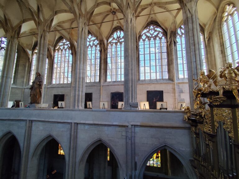 Druhé poschodie chrámu.