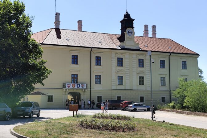 Hlohovský zámok patrí k najvýznamnejším pamiatkam regiónu