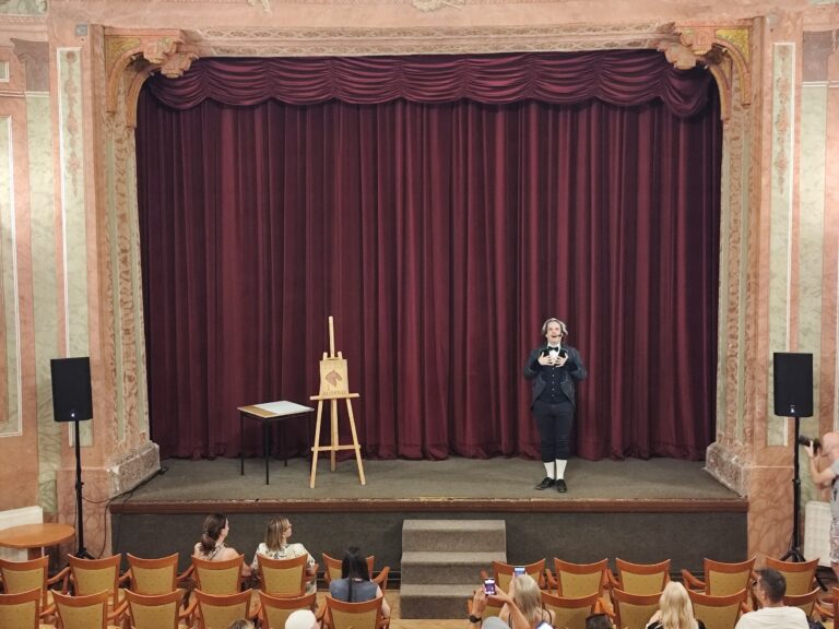 Empírové divadlo v Hlohovci je najstaršou divadelnou budovou na Slovensku