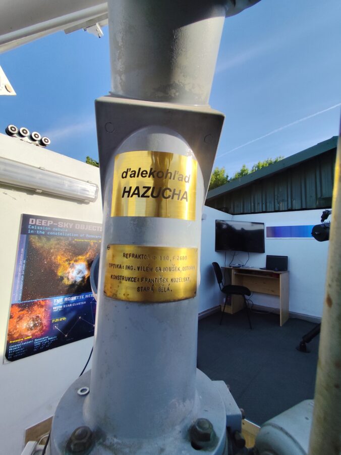 Ďalekohľad Hazucha, s ktorým možno za priaznivého počasia pozorovať Slnko.