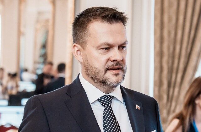 Ministerstvo investícií plánuje urobiť z cirkví plnohodnotného partnera pri čerpaní eurofondov – VIDEO