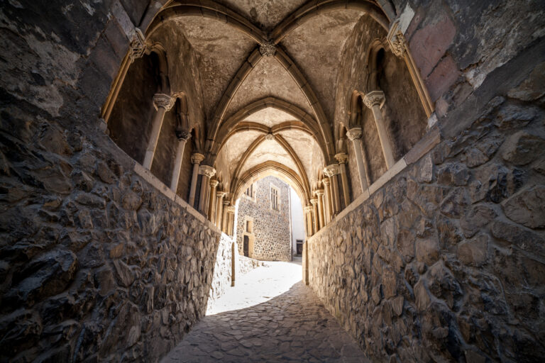 Hrad Křivoklát kedysi ukrýval korunovačné klenoty aj temné tajomstvá, dnes láka filmárov i turistov