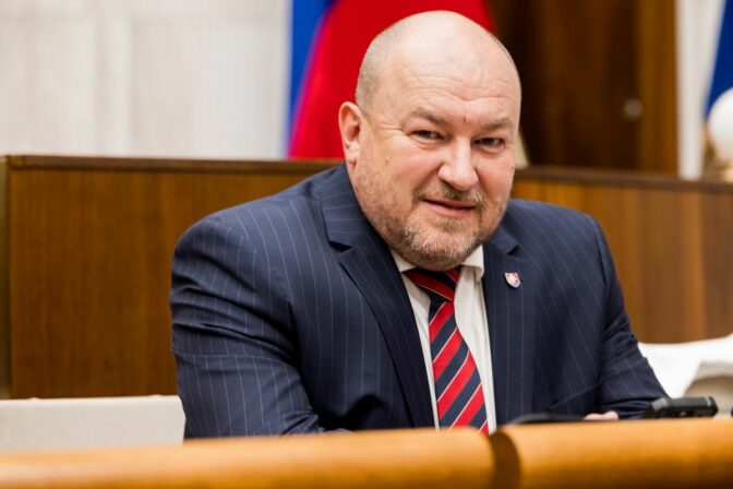 Rudolf Huliak, minister cestovného ruchu a športu.