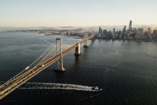 mesto mrakodrapy domy Oakland Bay Bridge most