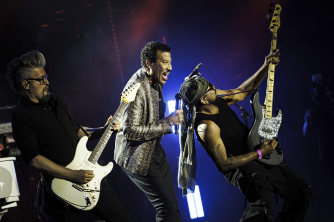 Lionel Richie hudba jazz festival gitara mikrofón