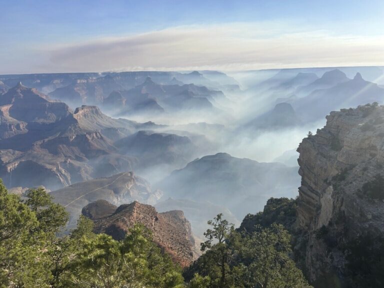 Grand Canyon dym les hory požiar