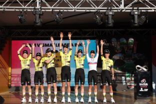 Giro d´Italia žien - Visma / Lease a Bike
