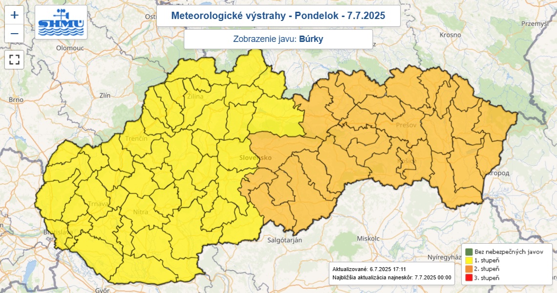 Výstrahy prvého aj druhého stupňa pred búrkami vydané na pondelok 7. júla 2025.