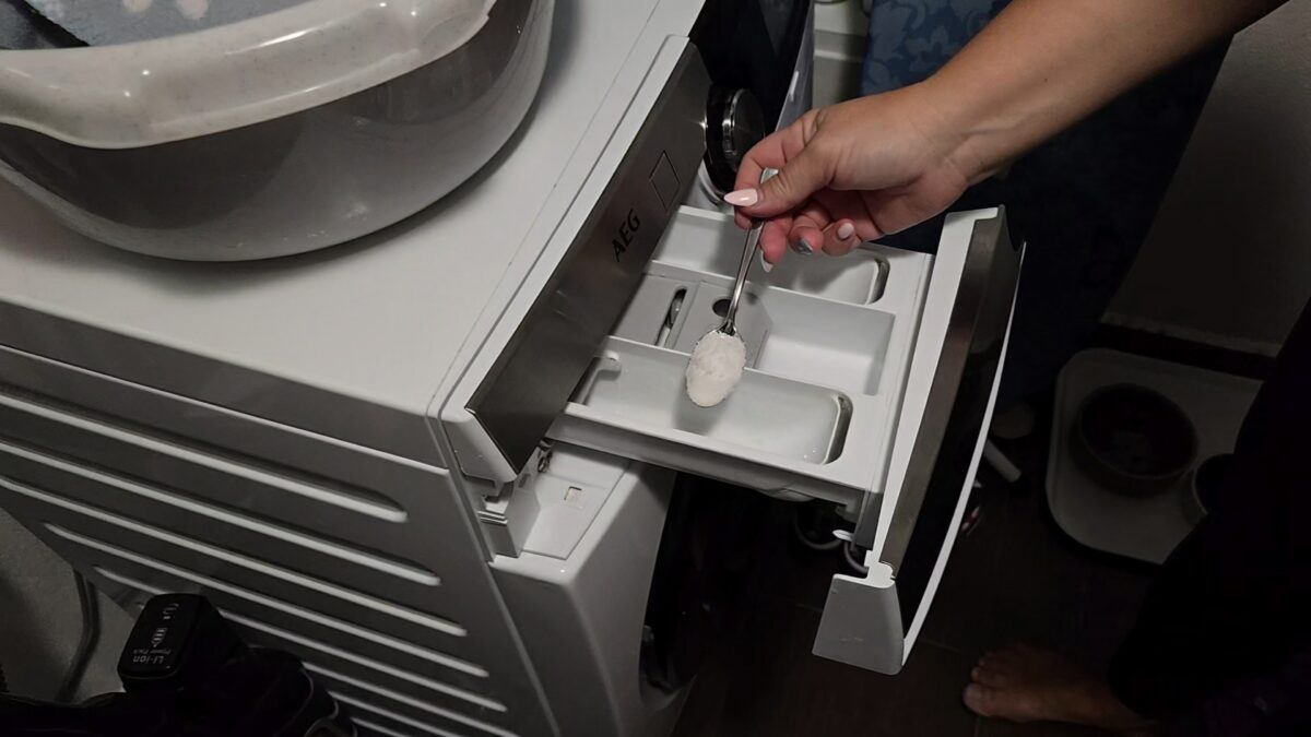 Stačí pridať jedinú vec do práčky a vyčistí aj skrytú špinu za celé roky