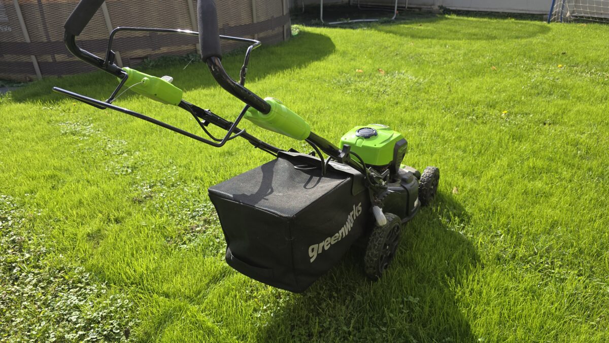 Nedeľné kosenie trávy