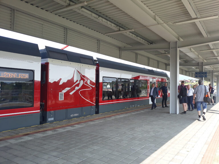 DOPRAVA: Zmodernizované vlaky v Poprade