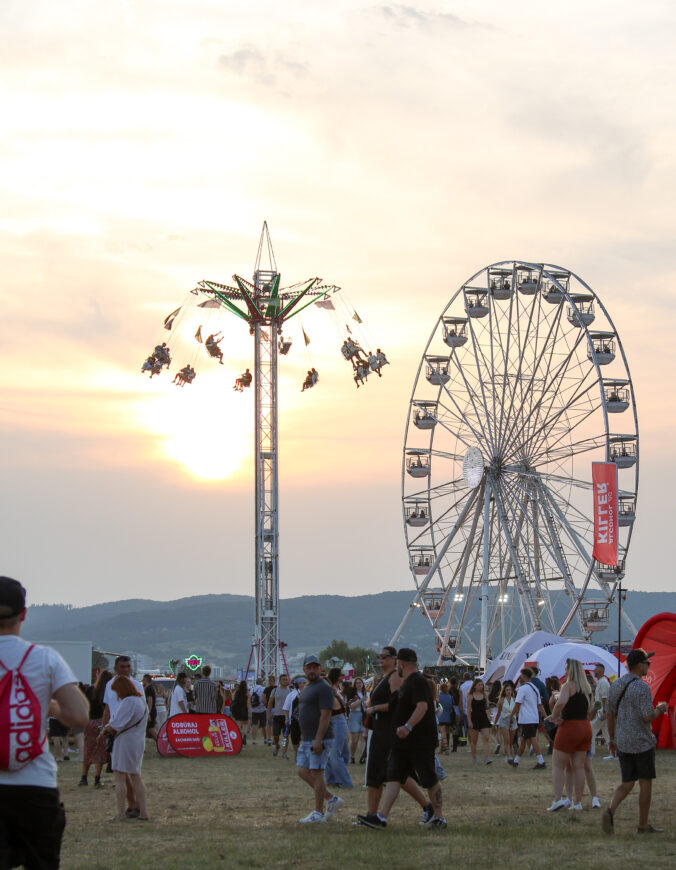 kolotoč ruské oko ľudia festival