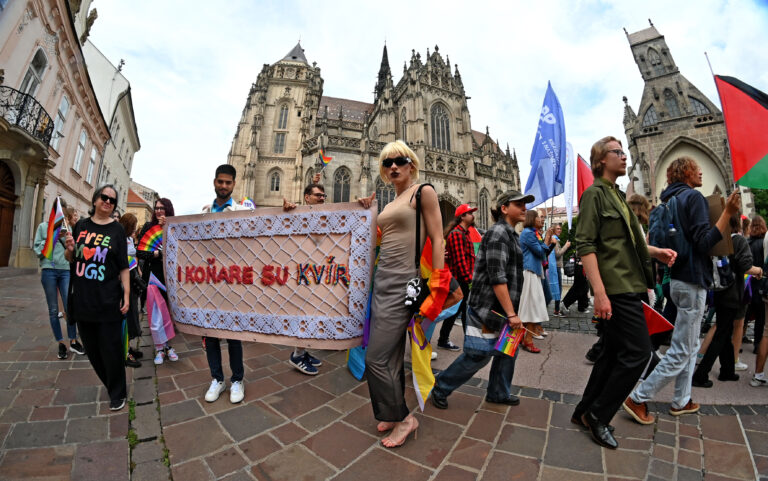 ľudia LGBTI+ mesto pochod Pride