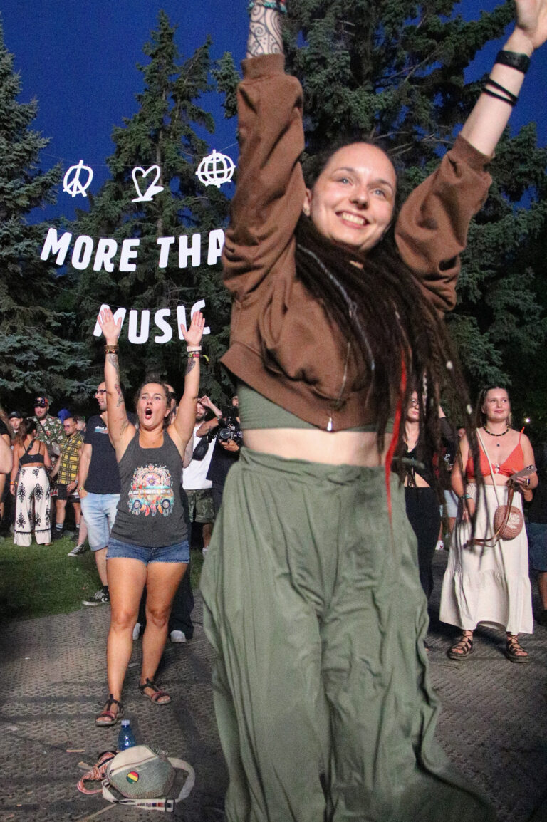 ľudia festival hudba tanec