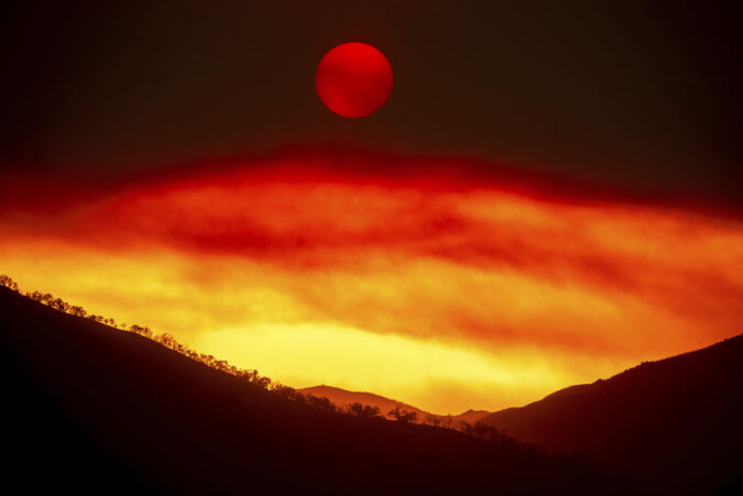 požiar slnko západ krajina dym