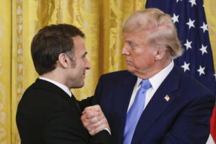Emmanuel Macron, Donald Trump.