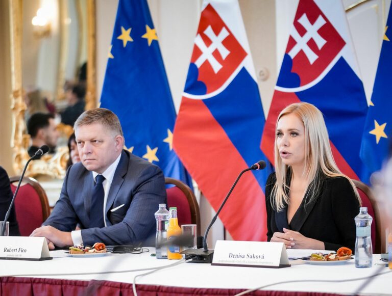 Denisa Saková, Robert Fico