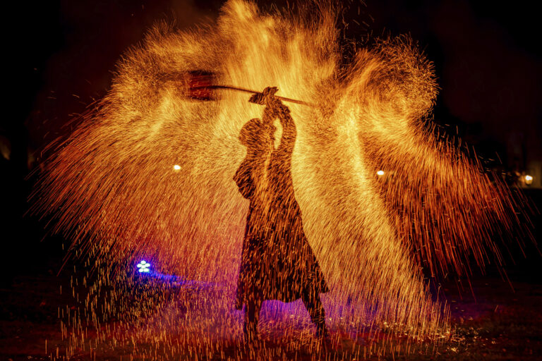 oheň, pyrotechnika show