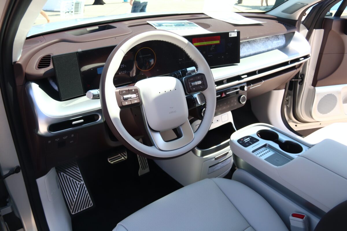 Hyundai_ioniq_9_07.jpg