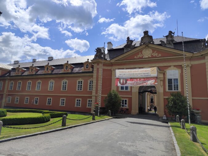 Zámok Dobříš patrí k najkrajším rokokovým pamiatkam v Česku