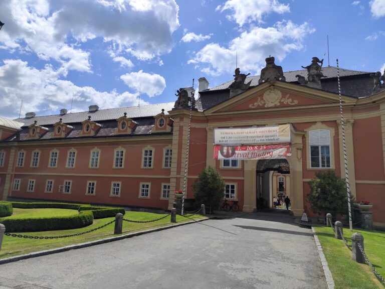 Zámok Dobříš patrí k najkrajším rokokovým pamiatkam v Česku