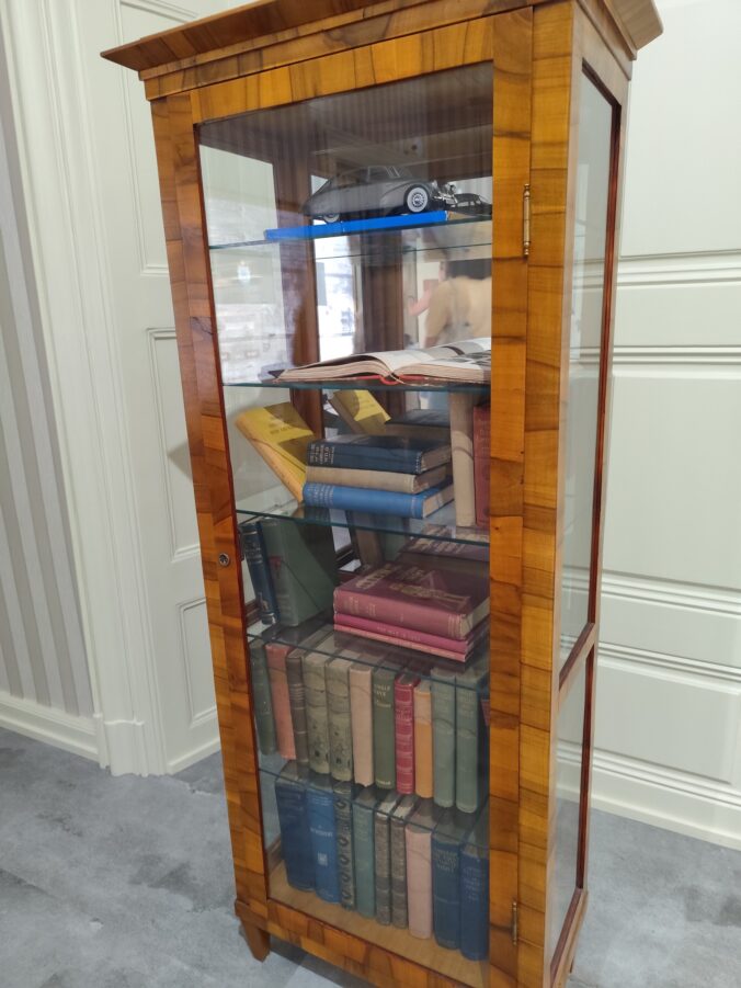 Najnovšia multimediálna expozícia vás prevedie dejinami rodu Colloredo-Mannsfeld – od elegantných salónov, cez Zrkadlový sál až po fascinujúce zbierky kostýmov a uniforiem.