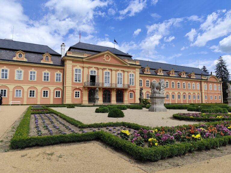 Zámok Dobříš patrí k najkrajším rokokovým pamiatkam v Česku