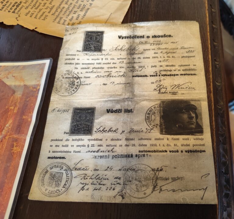 Vůdčí list Adolfa Schebka na automobil značky Fiat