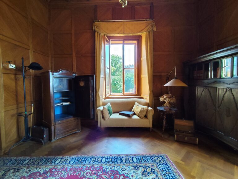 Malá pracovňa Adolfa Schebka.