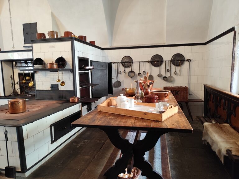 Zámok Žleby – funkčná dobová kuchyňa zo 19. storočia