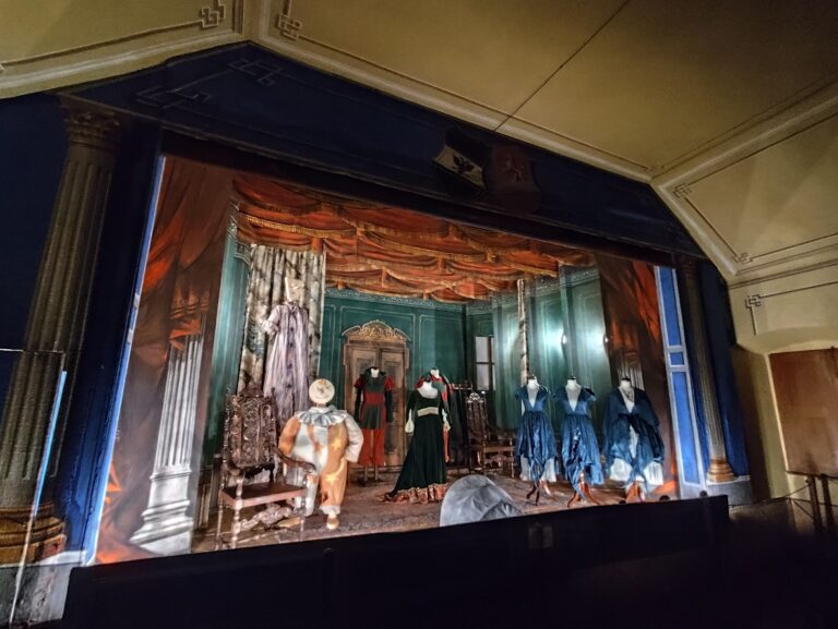 Unikátne zámocké divadlo.