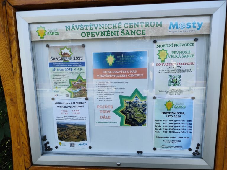 Historické opevnenie Velká Šance pri Mostoch u Jablunkova s kamennými hradbami a zachovanými valmi