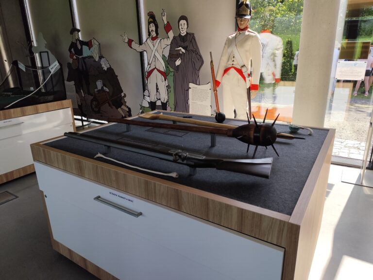 Historické opevnenie Velká Šance pri Mostoch u Jablunkova s kamennými hradbami a zachovanými valmi