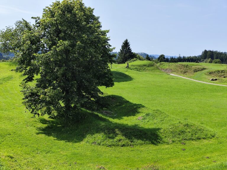 Historické opevnenie Velká Šance pri Mostoch u Jablunkova s kamennými hradbami a zachovanými valmi