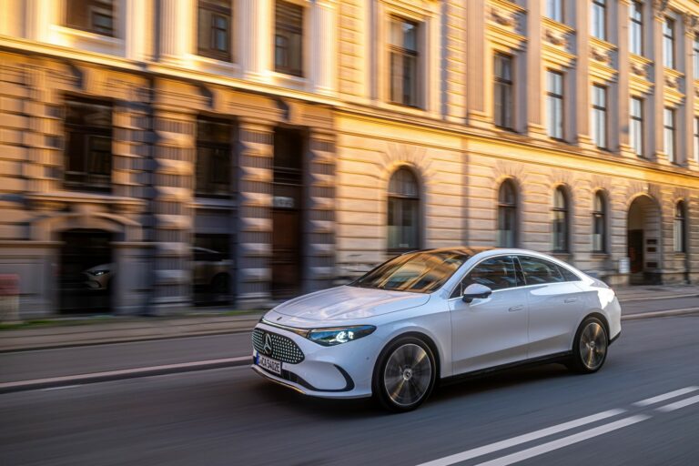 Mercedes Benz CLA