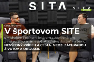 Michal Pečík počas rozhovoru s Karolom Jakubovičom v Štúdiu SITA.