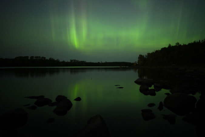 krajina hory krajina jazero aurora borealis polárna žiara