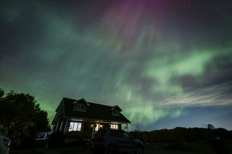 krajina hory krajina aurora borealis polárna žiara domček