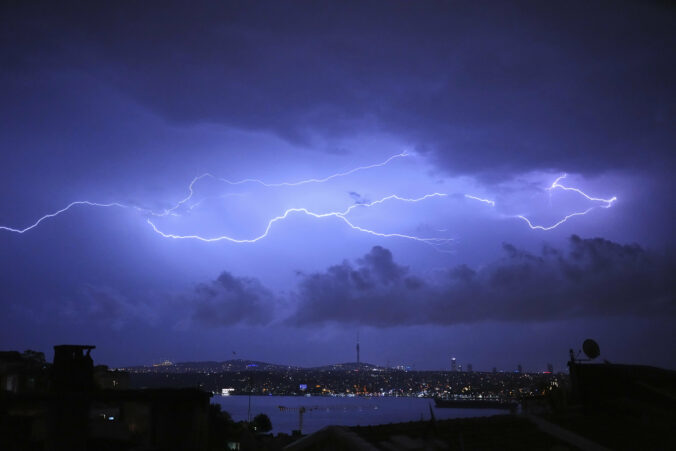blesk krajina Bosporský prieliv Istambul Turecko