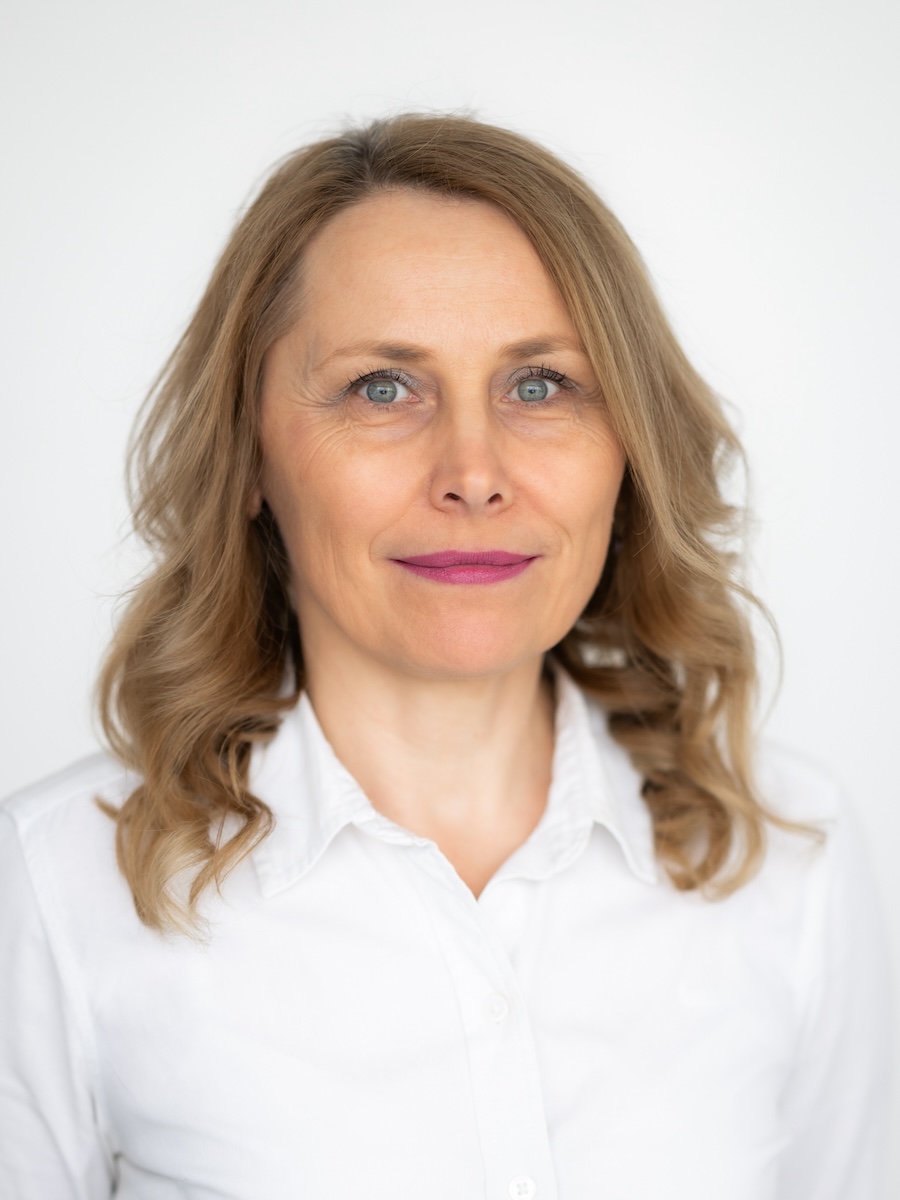 Viktoria piatkova colonnade.jpg