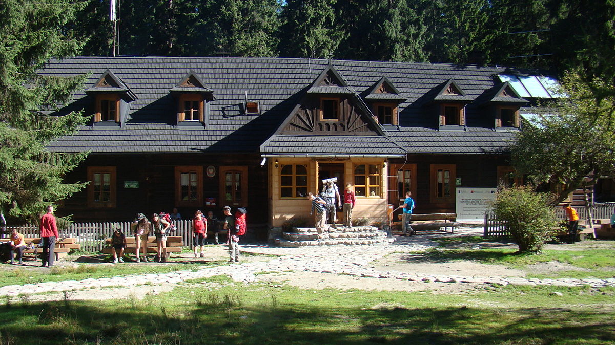 1200px schronisko_w_roztoce_2012.jpeg