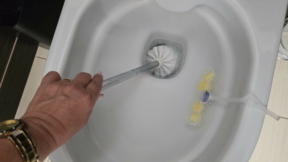 čistenie toalety