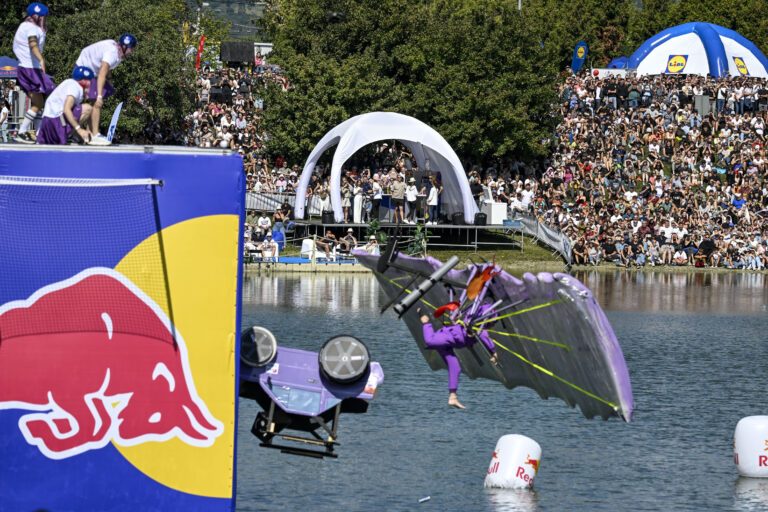 rapmpa ľudia lietanie