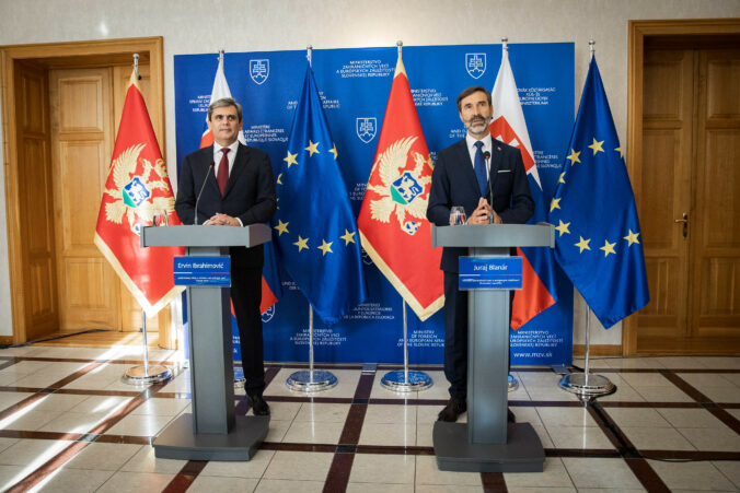 Ervin Ibrahimovič Juraj Blanár vlajky