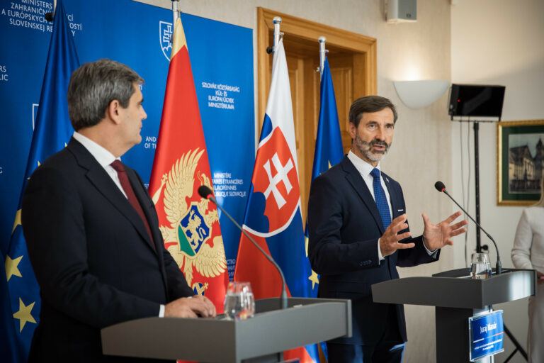 Ervin Ibrahimovič Juraj Blanár vlajky