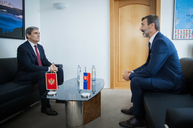 Ervin Ibrahimovič Juraj Blanár vlajky