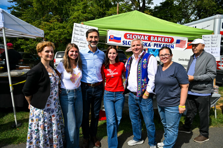 Juraj Blanár festival ľudia jedlo stánok